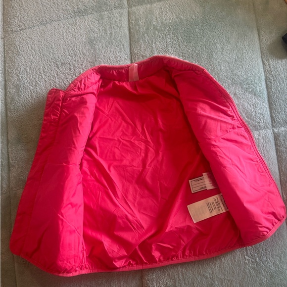 Patagonia Cream and Pink Fleece Vest - Picture 4 of 11